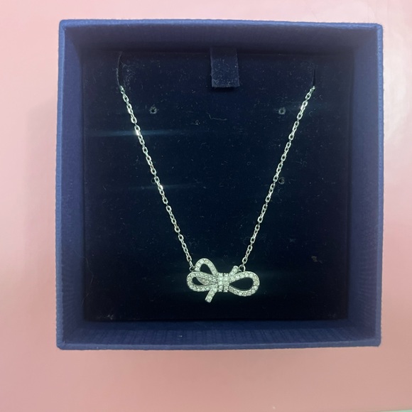 Swarovski bow necklace - Picture 1 of 7